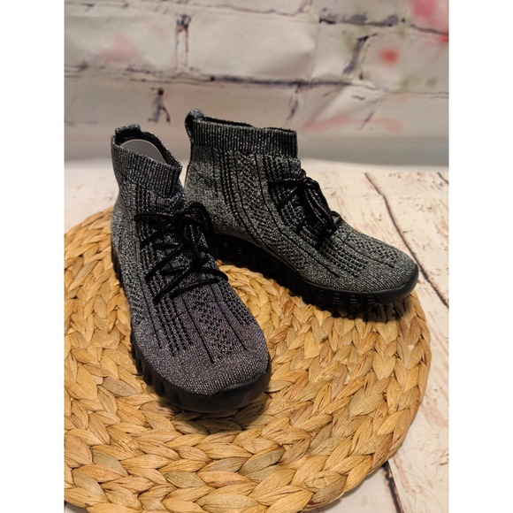 bernie mev. Shoes - Bernie Mev NEW Size 7.5 - 8 (EU 38) Akaya Sneaker-Booties Sparkly Pewter Lace-Up